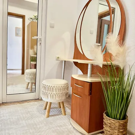 The * Petrics